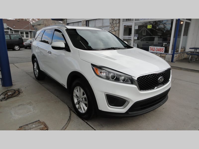 Kia Sorento 2017 price $12,950