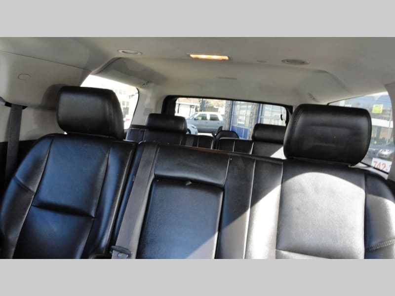 Chevrolet Suburban 2011 price $11,950