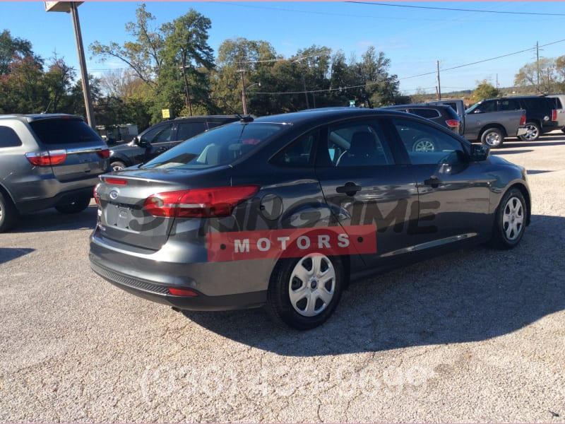 Ford Focus 2017 price 1800down