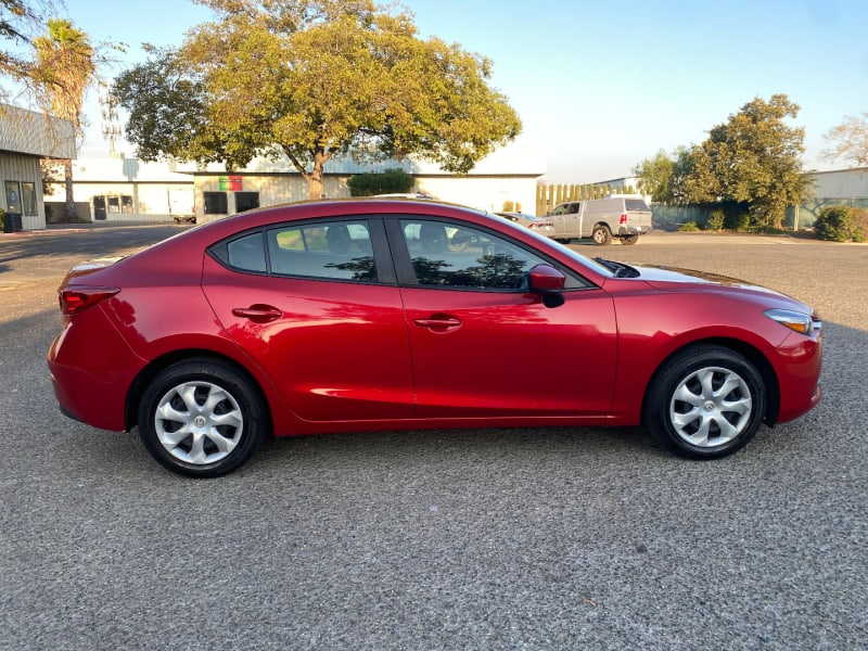 Mazda 3 2018 price $10,495