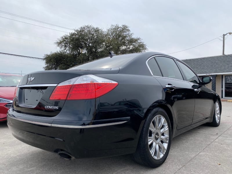 Hyundai Genesis 2011 price $7,500