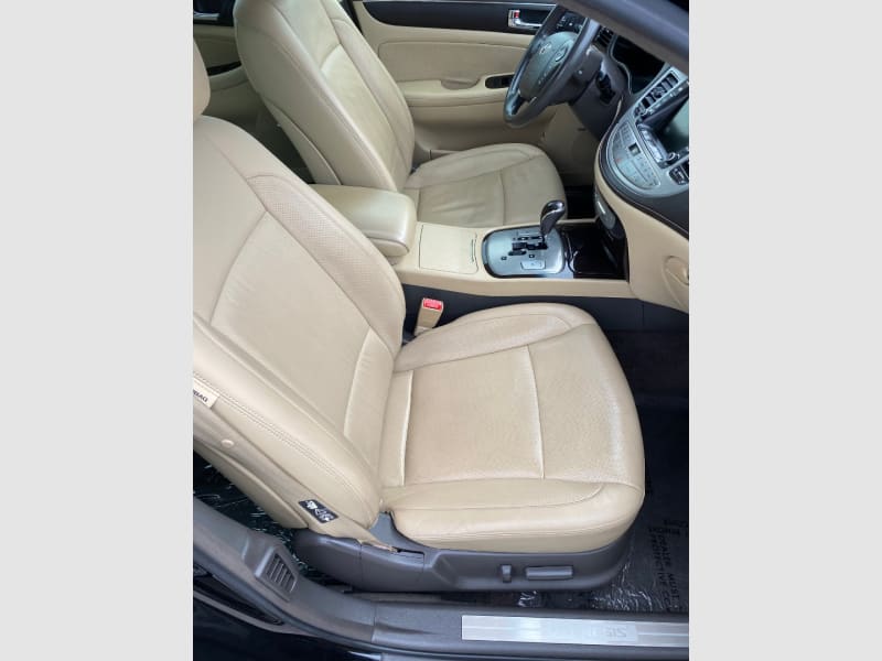 Hyundai Genesis 2011 price $7,500