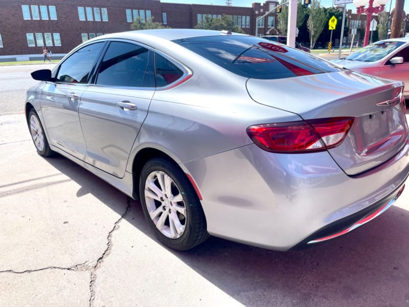 Chrysler 200 2015 price $7,995