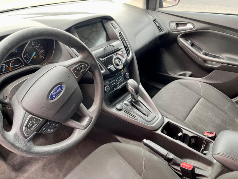 Ford Focus 2018 price $8,995