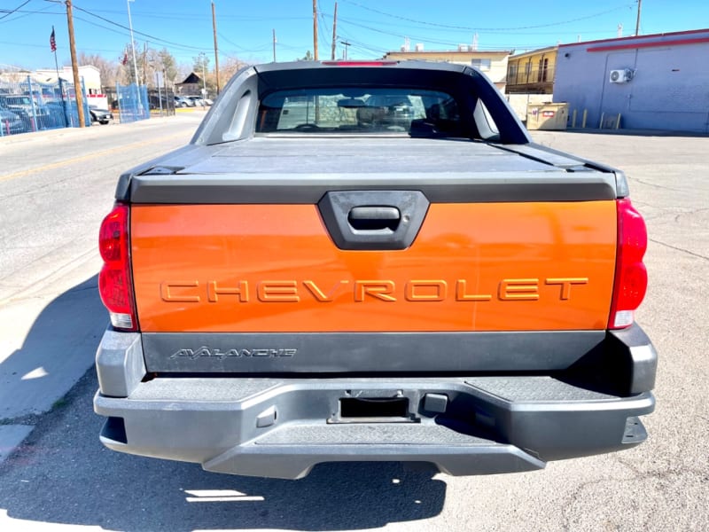 Chevrolet Avalanche 2005 price $7,995