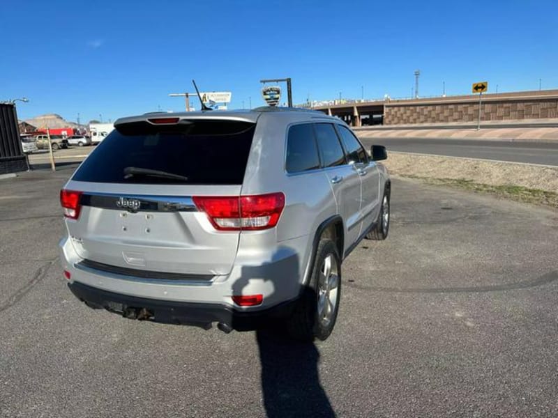 Jeep Grand Cherokee 2011 price $10,299