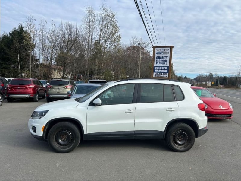 Volkswagen Tiguan 2015 price $15,998