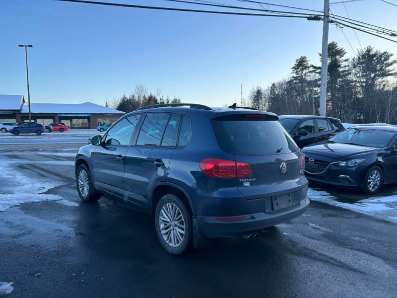 Volkswagen Tiguan 2015 price $15,995