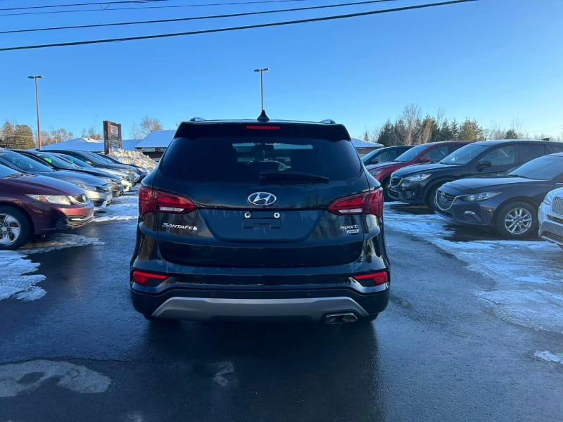 Hyundai Santa Fe Sport 2018 price $17,995