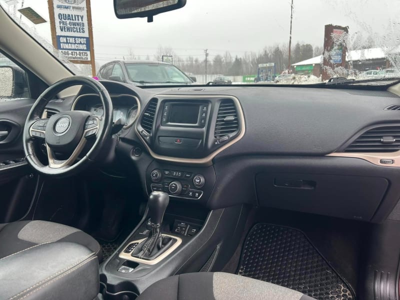 Jeep Cherokee 2016 price $15,995