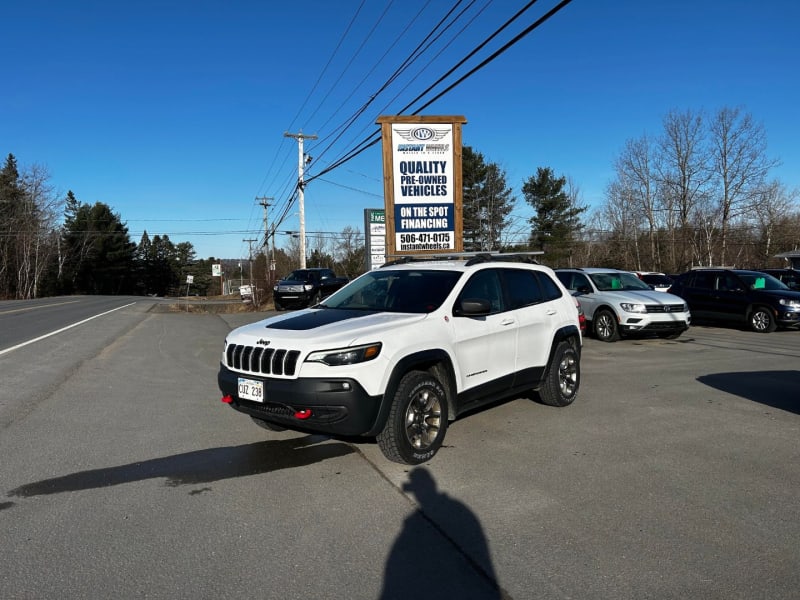 Jeep Cherokee 2019 price $19,995