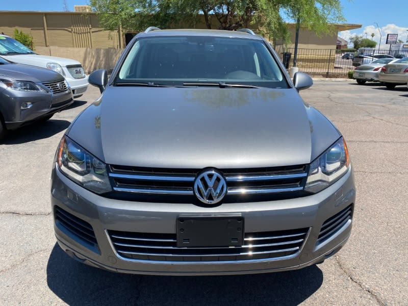 Volkswagen Touareg 2012 price $11,971