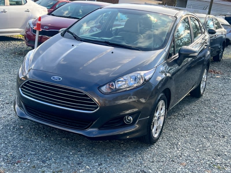 Ford Fiesta 2015 price $5,200