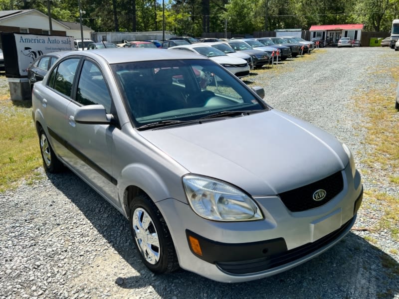 Kia Rio 2006 price $3,800