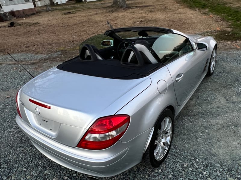 Mercedes-Benz SLK-Class 2005 price $8,900