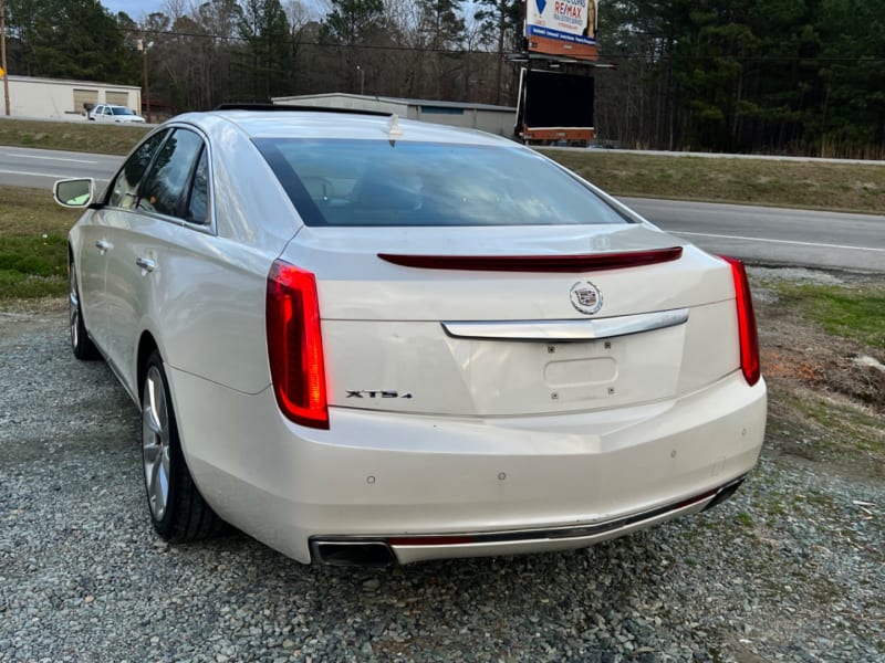 Cadillac XTS 2013 price $9,950