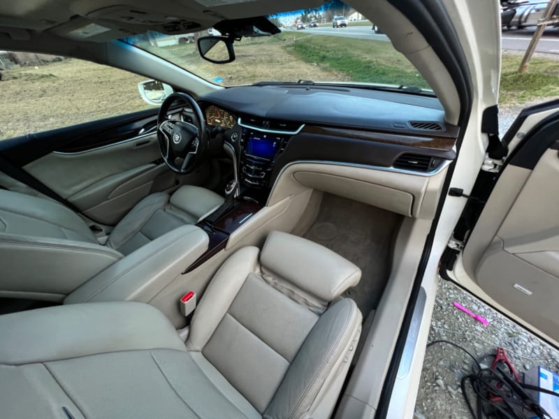 Cadillac XTS 2013 price $9,950