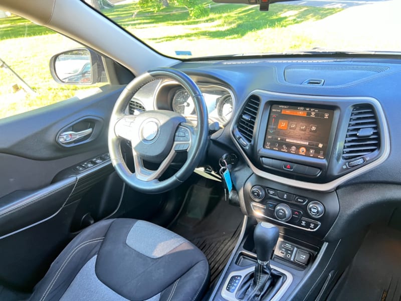 Jeep Cherokee 2014 price $10,995