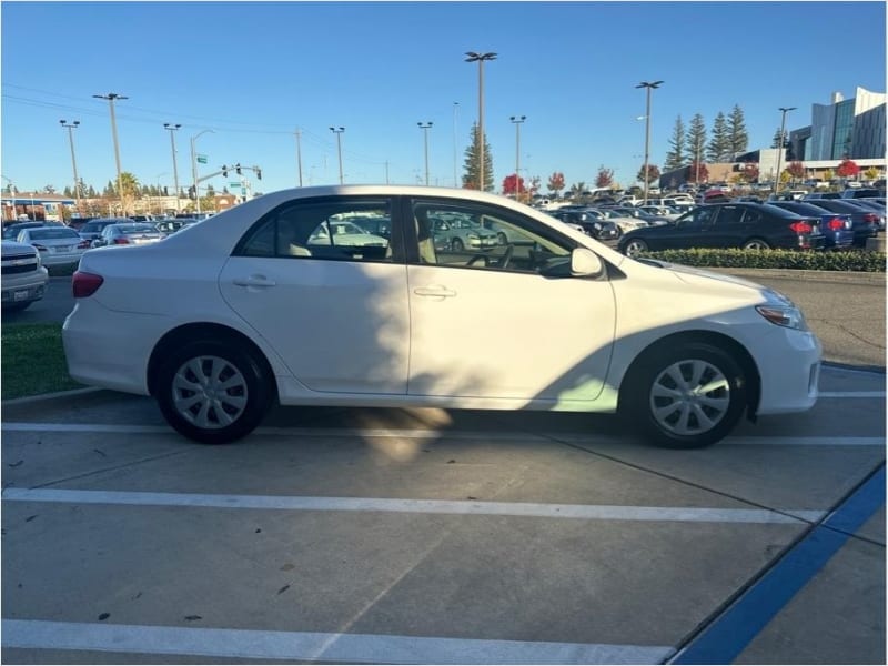 Toyota Corolla 2011 price $11,995