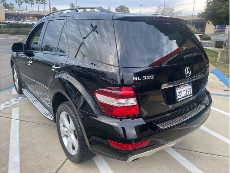 Mercedes-Benz M-Class 2009 price $9,995