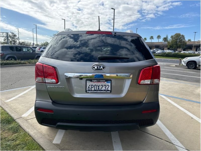 Kia Sorento 2011 price $10,995