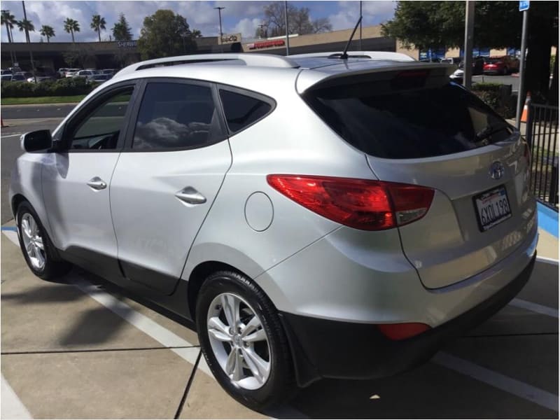 Hyundai Tucson 2013 price $8,995