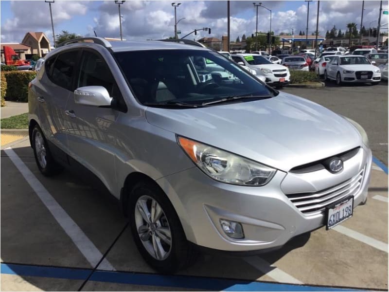 Hyundai Tucson 2013 price $8,995