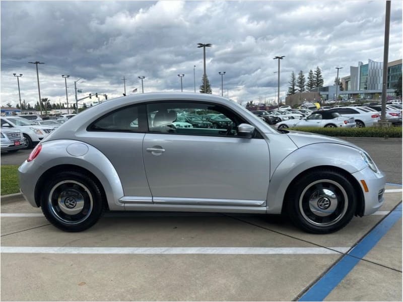 Volkswagen Beetle 2012 price $10,995