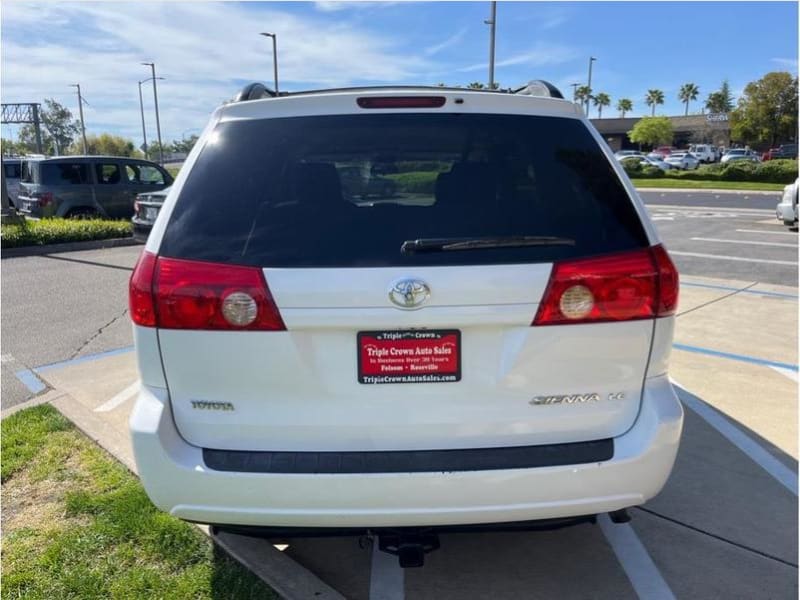 Toyota Sienna 2006 price $8,995