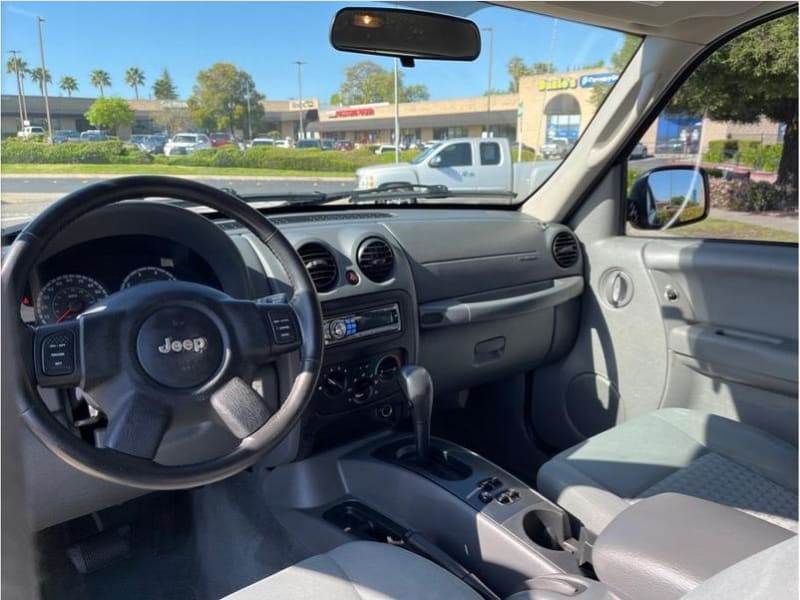 Jeep Liberty 2005 price $7,995