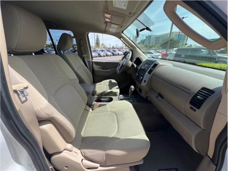 Nissan Frontier Crew Cab 2010 price $14,995