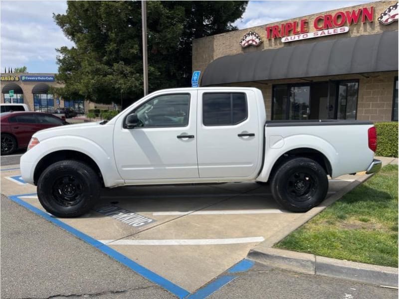 Nissan Frontier Crew Cab 2014 price $16,995