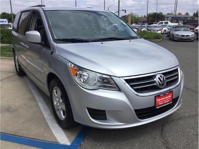 Volkswagen Routan 2011 price $9,995