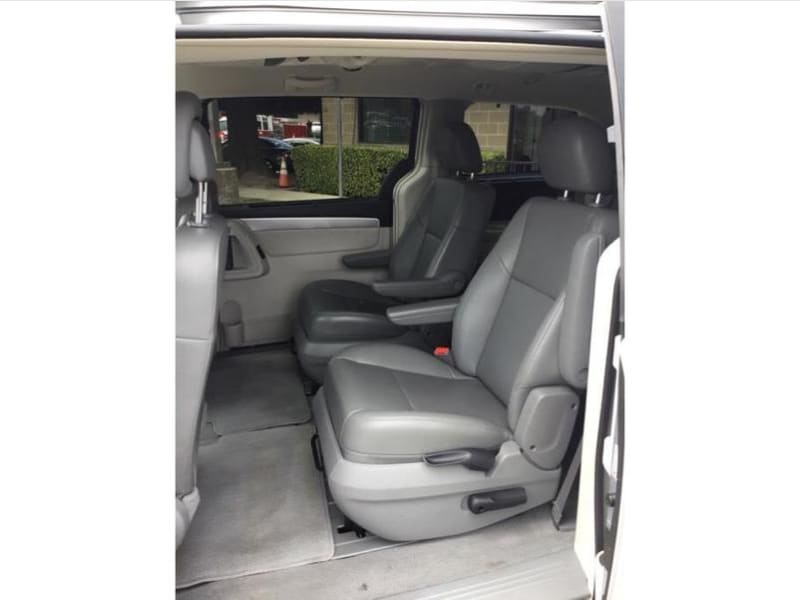 Volkswagen Routan 2011 price $9,995