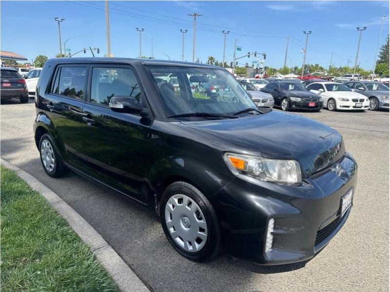 Scion xB 2014 price $10,995