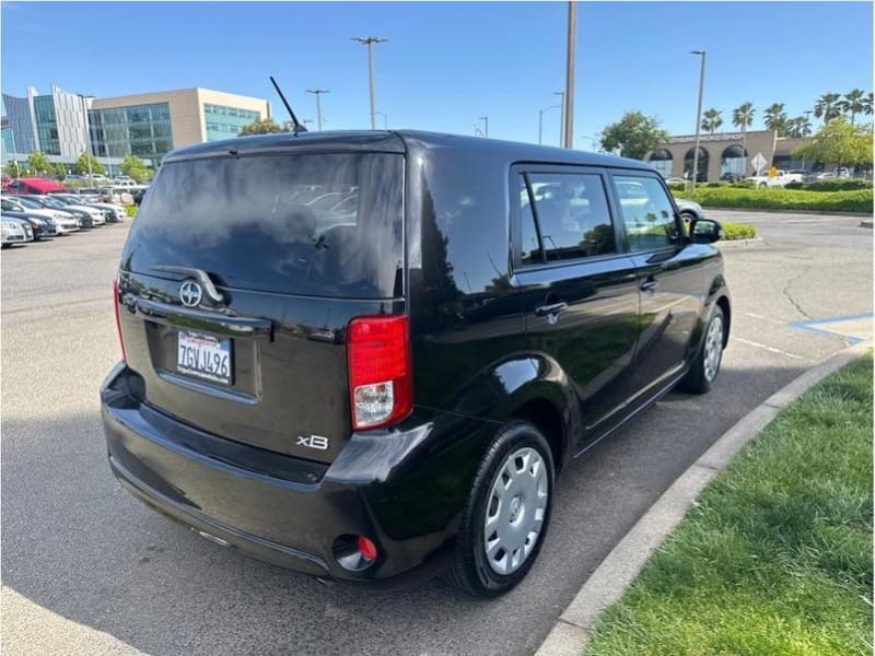 Scion xB 2014 price $10,995