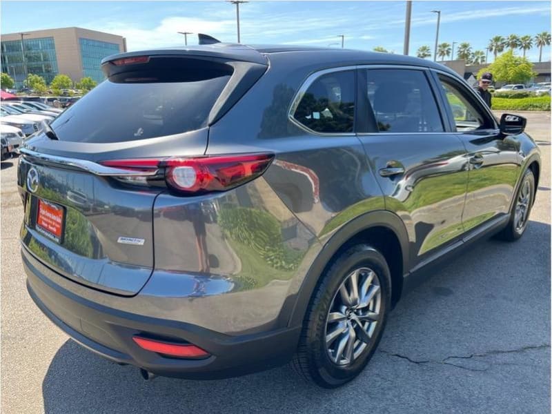 Mazda CX-9 2018 price $17,995