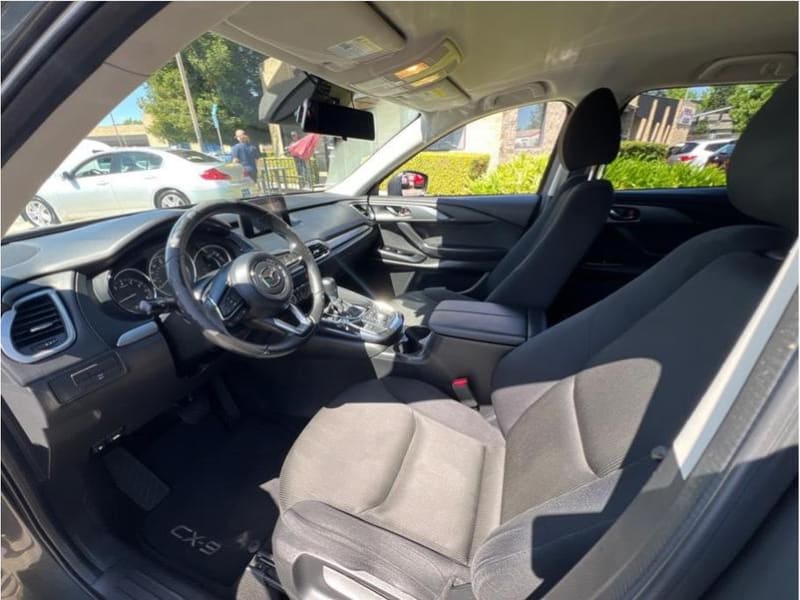 Mazda CX-9 2018 price $17,995