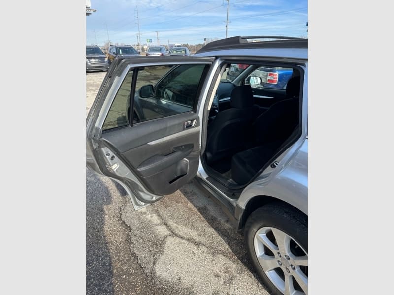 SUBARU OUTBACK 2013 price $9,999