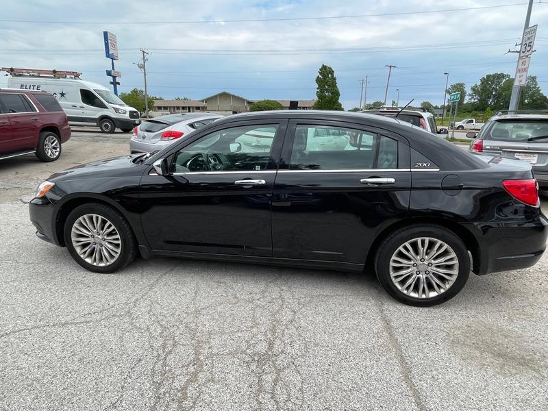 CHRYSLER 200 2012 price $3,999