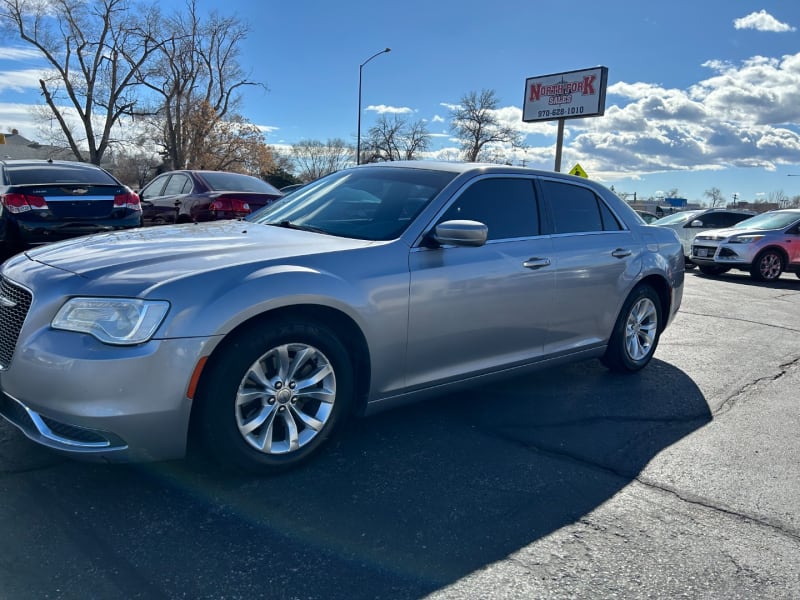 Chrysler 300 2015 price $9,995