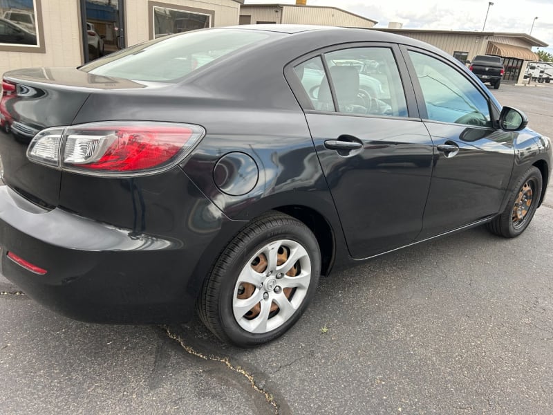 Mazda Mazda3 2013 price $8,995