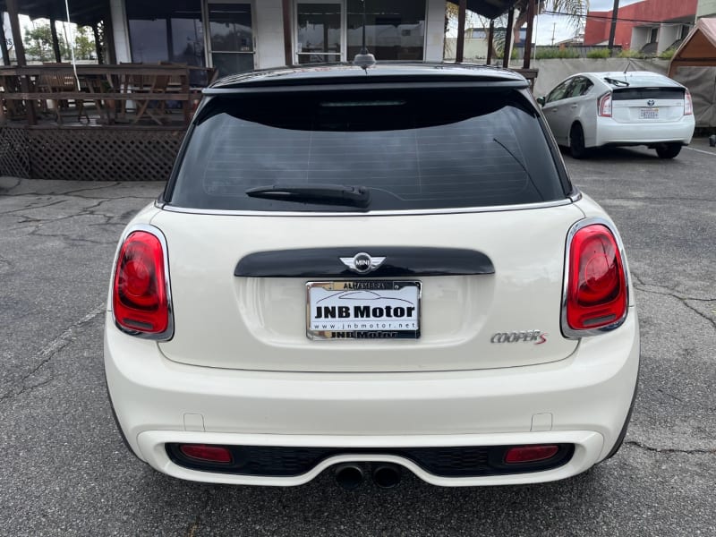 Mini Cooper Hardtop 2015 price $11,998