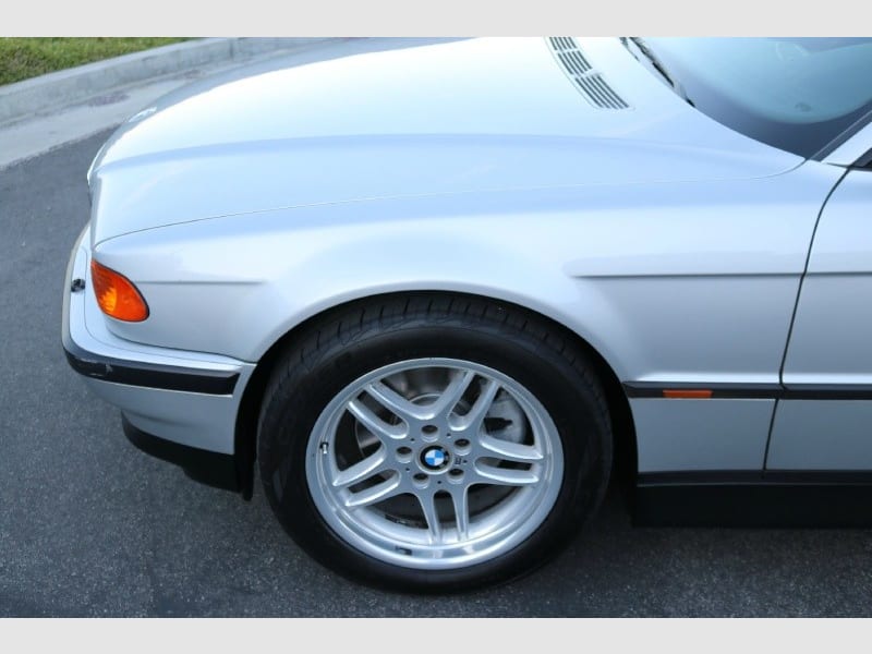 BMW 7-Series 2000 price $9,800