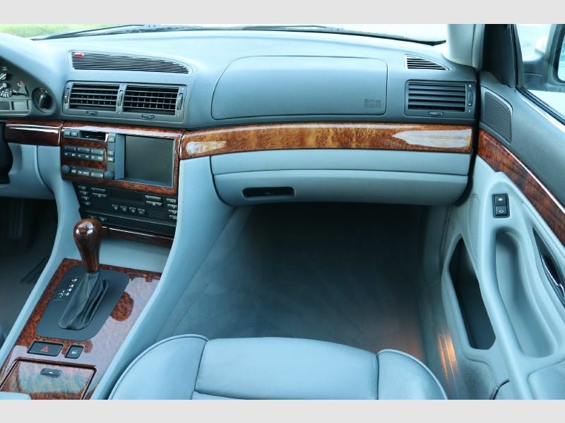 BMW 7-Series 2000 price $9,800