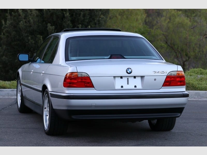 BMW 7-Series 2000 price $9,800