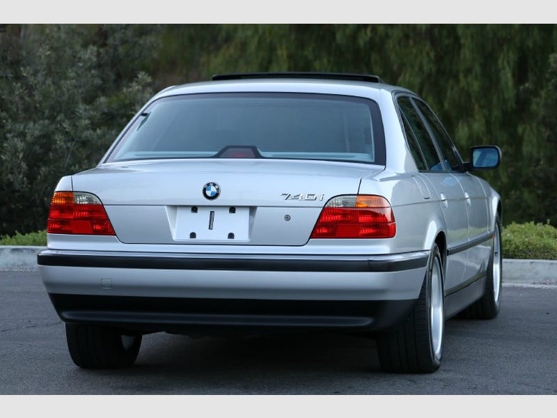 BMW 7-Series 2000 price $9,800