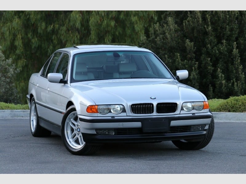 BMW 7-Series 2000 price $9,800