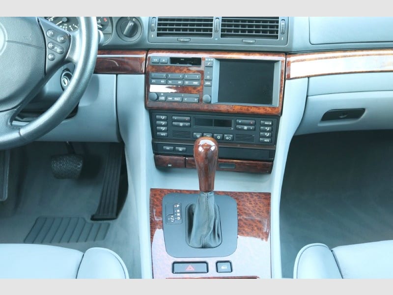 BMW 7-Series 2000 price $9,800