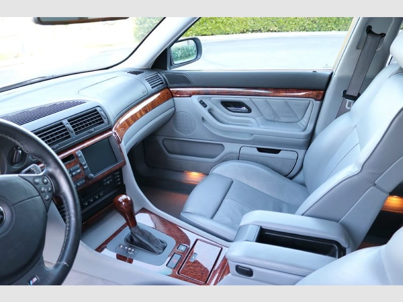 BMW 7-Series 2000 price $9,800